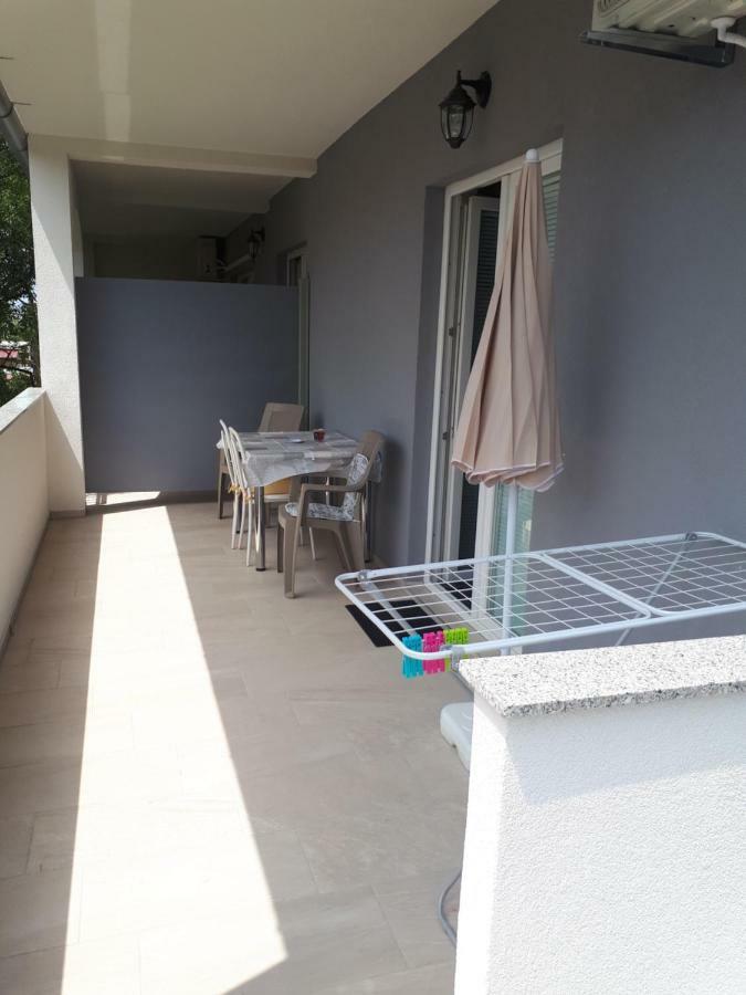 Apartmani Korina Starigrad Paklenica Exterior photo